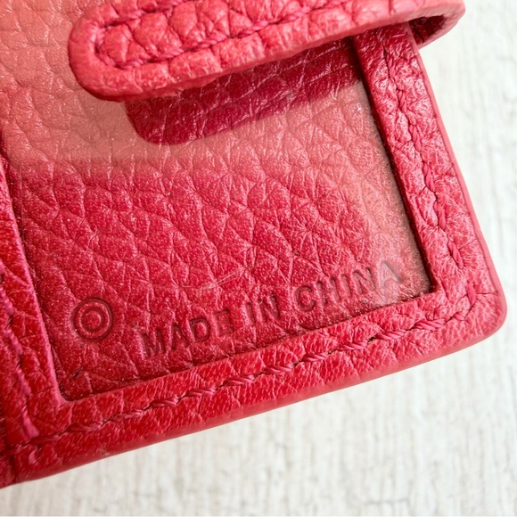Coach Photo Frame Red Pebbled
Leather Keychain - Picture 4 of 6